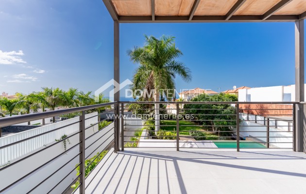 Venta - Chalet independiente -
Adeje - El Madroñal