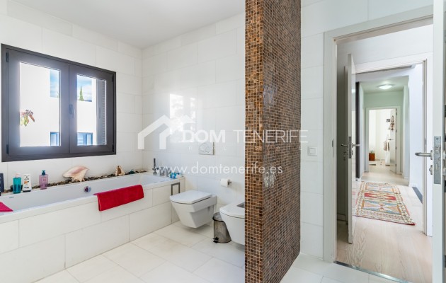 Venta - Chalet independiente -
Adeje - El Madroñal