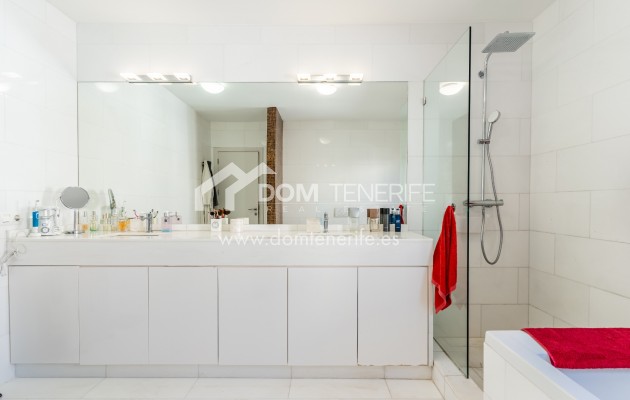 Venta - Chalet independiente -
Adeje - El Madroñal