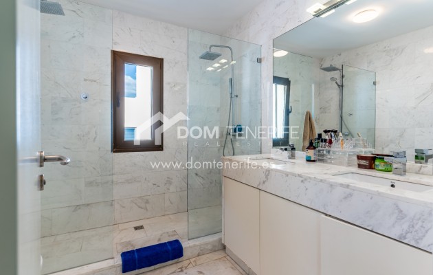 Venta - Chalet independiente -
Adeje - El Madroñal