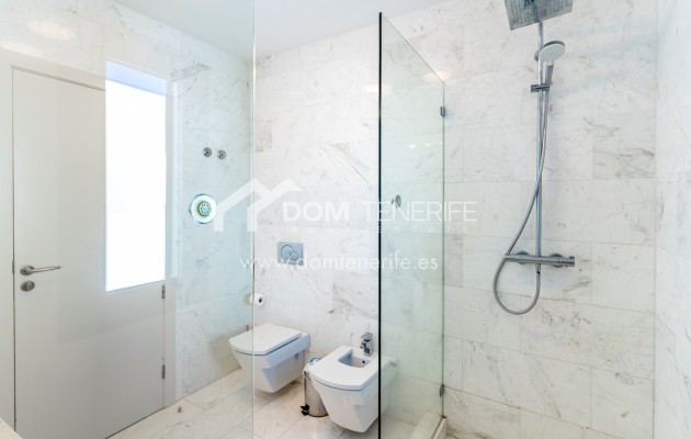 Venta - Chalet independiente -
Adeje - El Madroñal