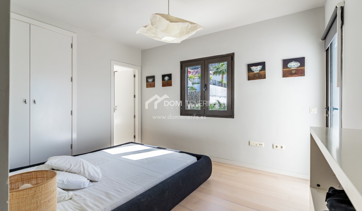 Venta - Chalet independiente -
Adeje - El Madroñal