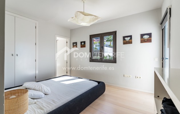 Venta - Chalet independiente -
Adeje - El Madroñal