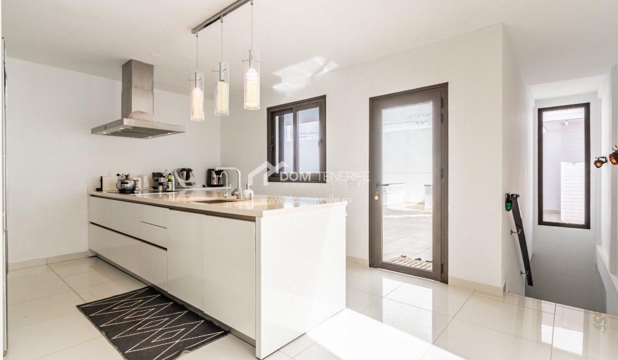 Venta - Chalet independiente -
Adeje - El Madroñal