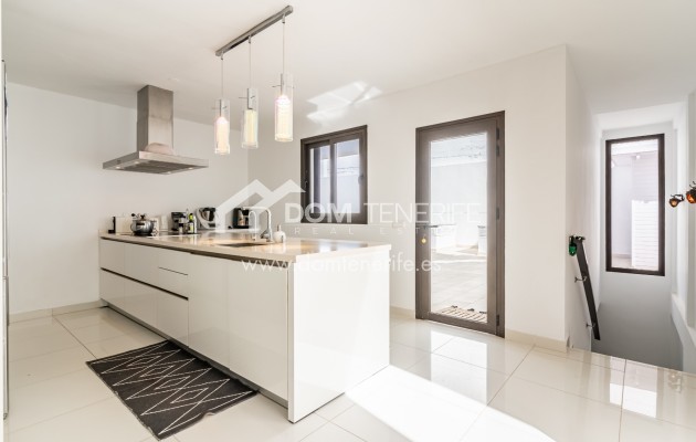 Venta - Chalet independiente -
Adeje - El Madroñal