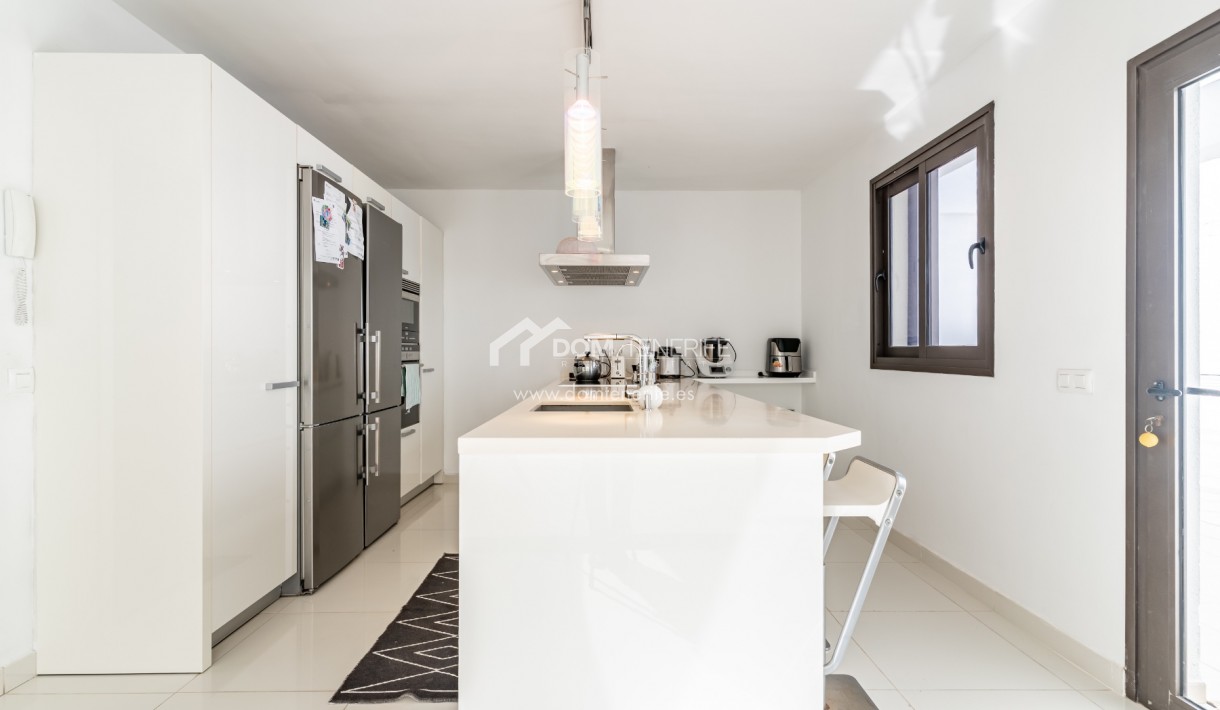 Venta - Chalet independiente -
Adeje - El Madroñal