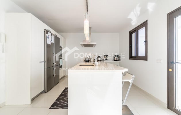 Venta - Chalet independiente -
Adeje - El Madroñal