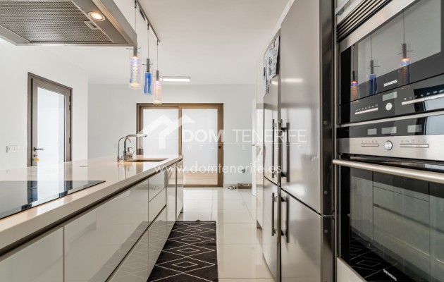 Venta - Chalet independiente -
Adeje - El Madroñal