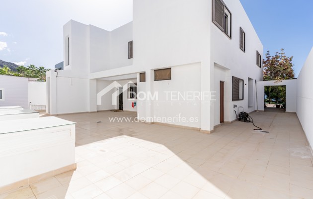 Venta - Chalet independiente -
Adeje - El Madroñal