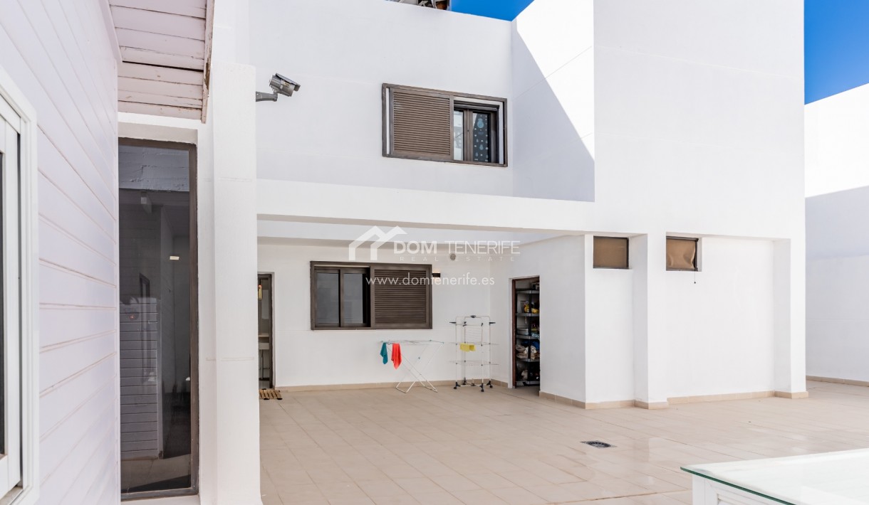 Venta - Chalet independiente -
Adeje - El Madroñal