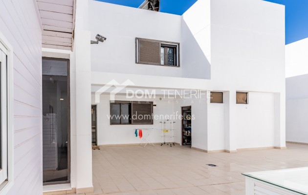 Venta - Chalet independiente -
Adeje - El Madroñal