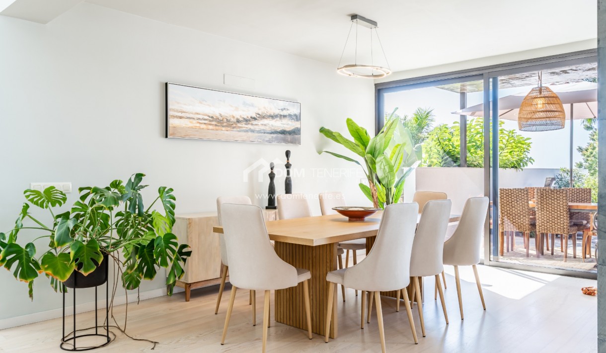 Venta - Chalet independiente -
Adeje - El Madroñal