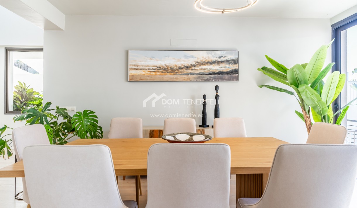 Venta - Chalet independiente -
Adeje - El Madroñal