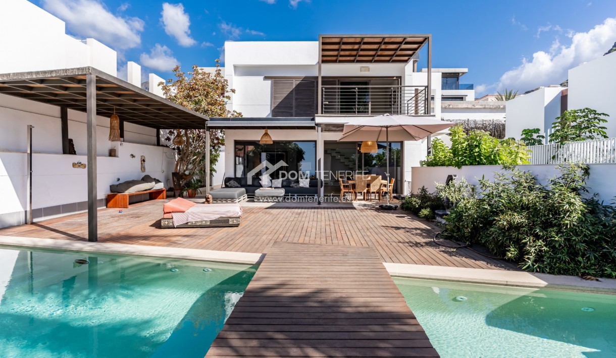 Venta - Chalet independiente -
Adeje - El Madroñal