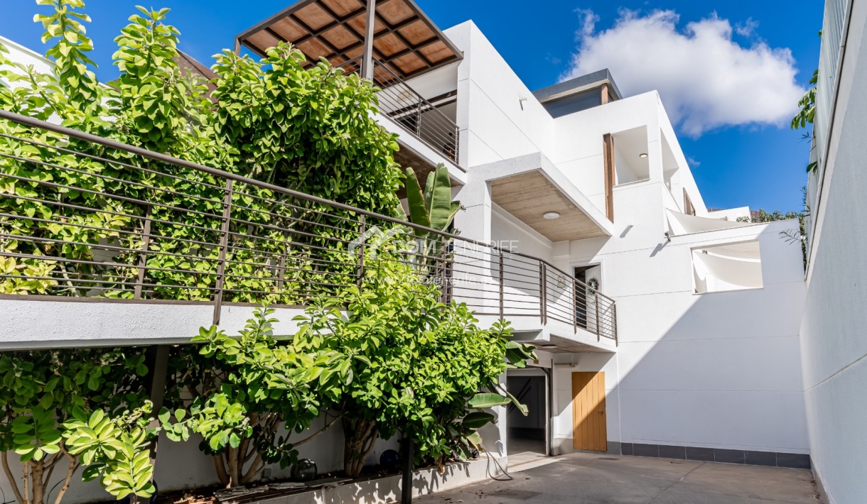 Venta - Chalet independiente -
Adeje - El Madroñal