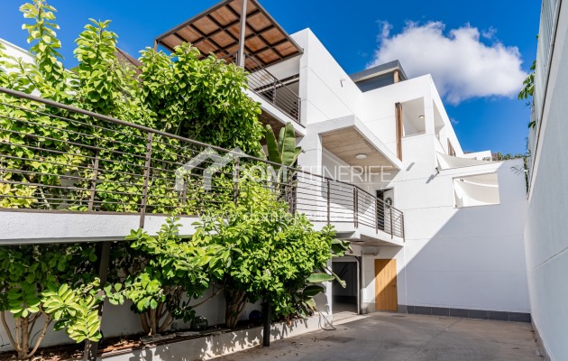 Venta - Chalet independiente -
Adeje - El Madroñal