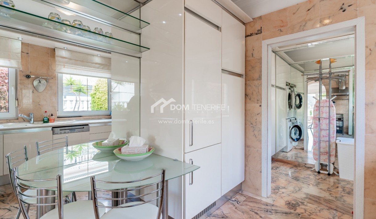 Sale - Villa -
Arona - Chayofa