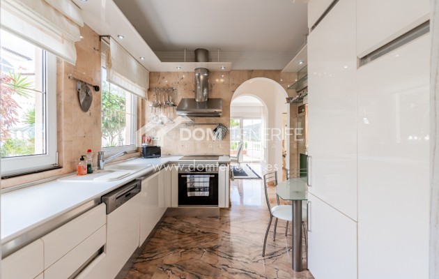 Sale - Villa -
Arona - Chayofa