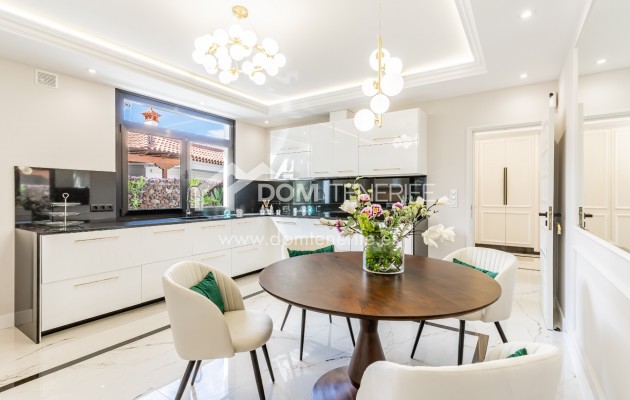 Sale - Villa -
Adeje - San Eugenio Alto