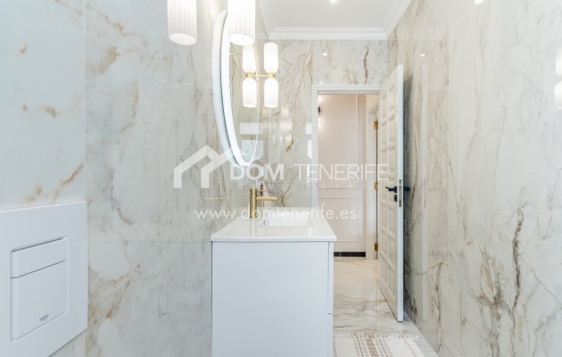 Sale - Villa -
Adeje - San Eugenio Alto