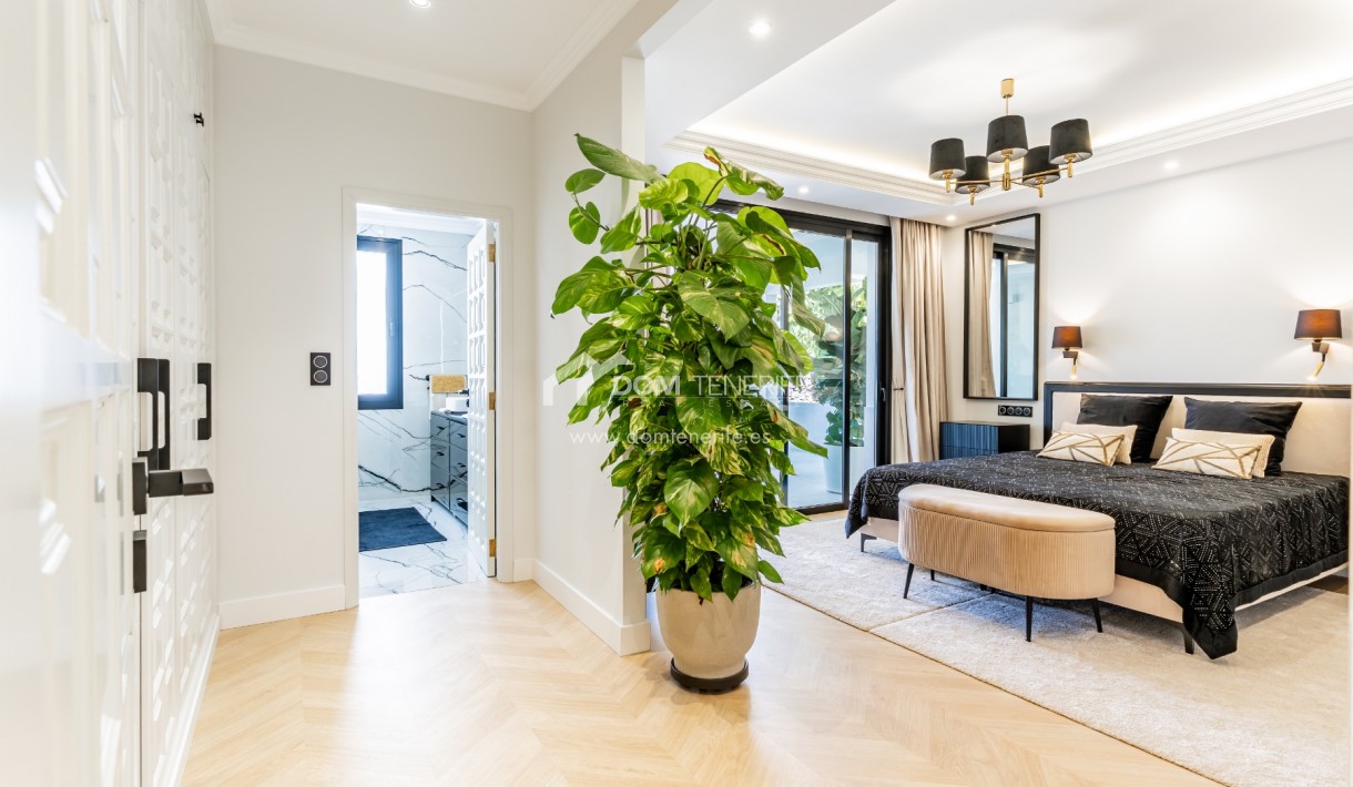 Sale - Villa -
Adeje - San Eugenio Alto