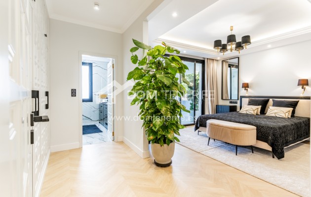 Sale - Villa -
Adeje - San Eugenio Alto