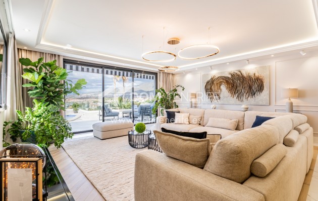 Sale - Villa -
Adeje - San Eugenio Alto