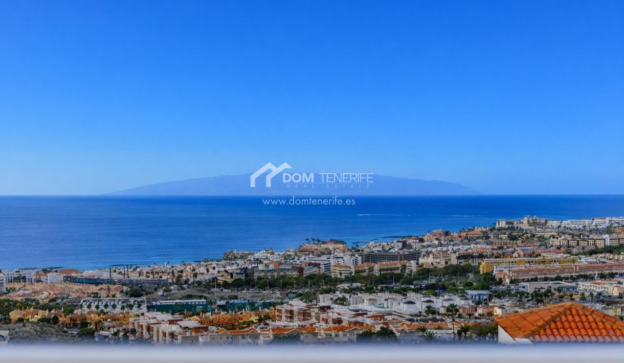 Revente - Maison de ville -
Adeje - Torviscas Alto