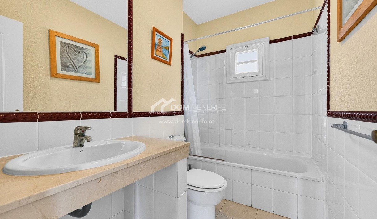 Revente - Maison de ville -
Adeje - Torviscas Alto