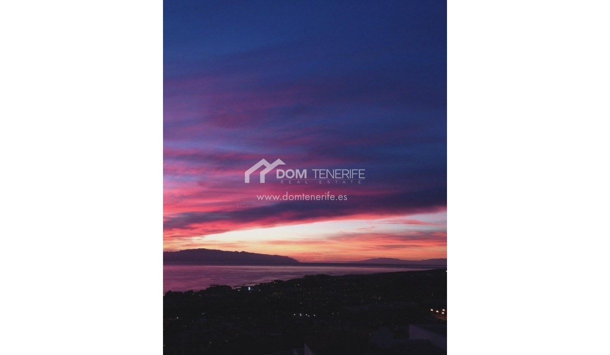 Revente - Maison de ville -
Adeje - Torviscas Alto