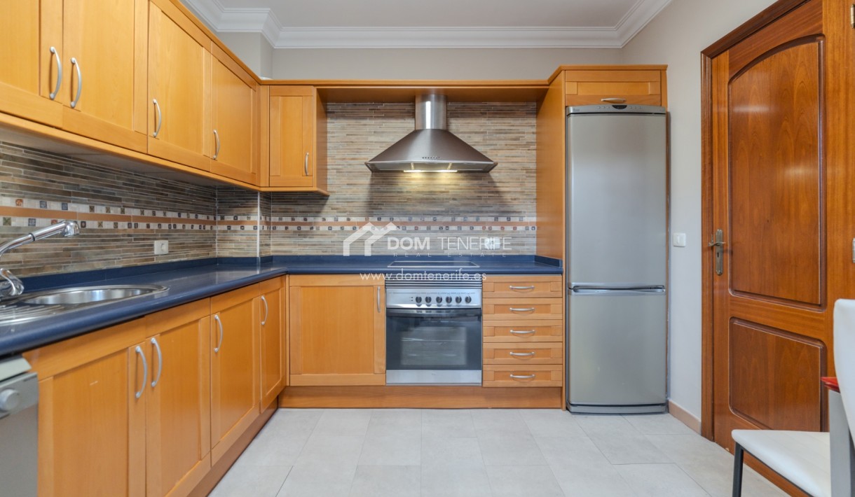 Wiederverkauf - Stadthaus -
Adeje - El Duque