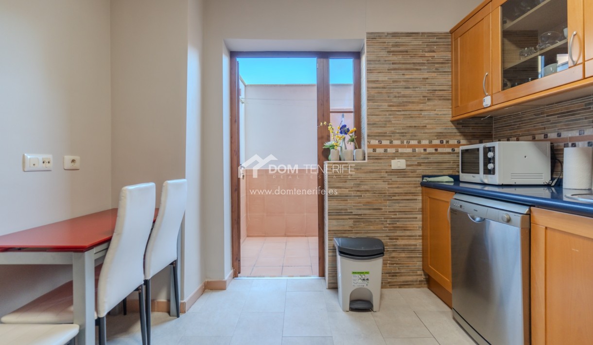 Wiederverkauf - Stadthaus -
Adeje - El Duque