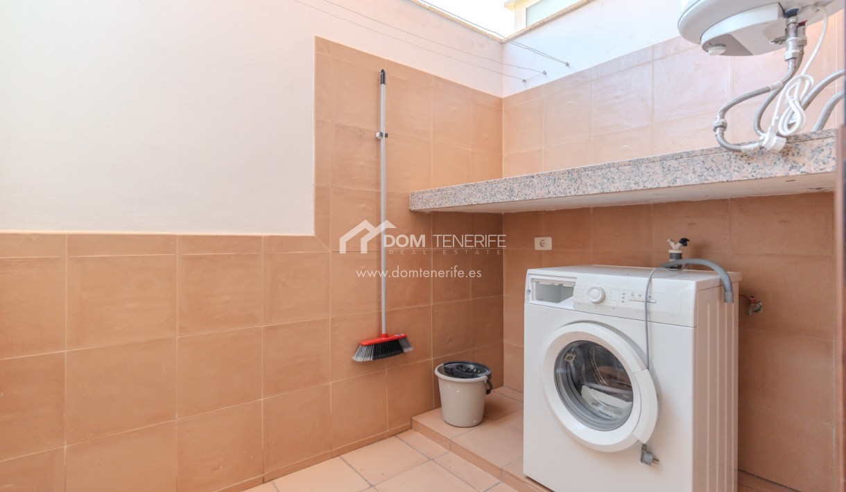 Wiederverkauf - Stadthaus -
Adeje - El Duque