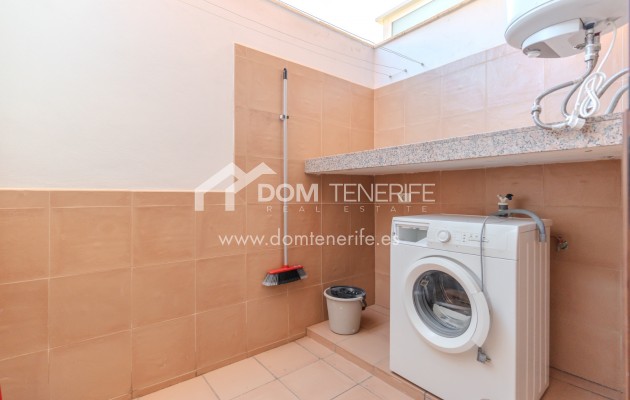 Wiederverkauf - Stadthaus -
Adeje - El Duque