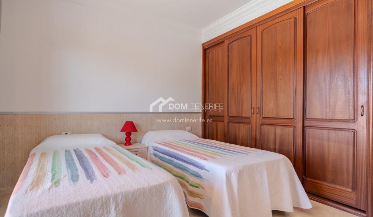 Wiederverkauf - Stadthaus -
Adeje - El Duque