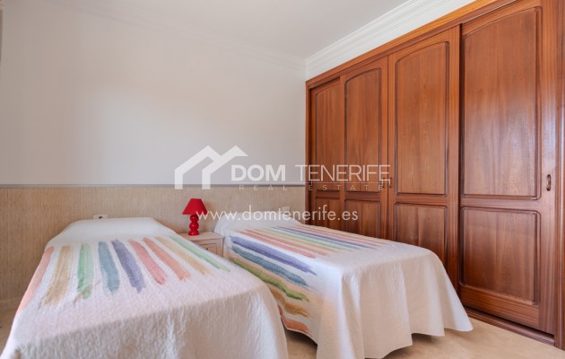 Wiederverkauf - Stadthaus -
Adeje - El Duque