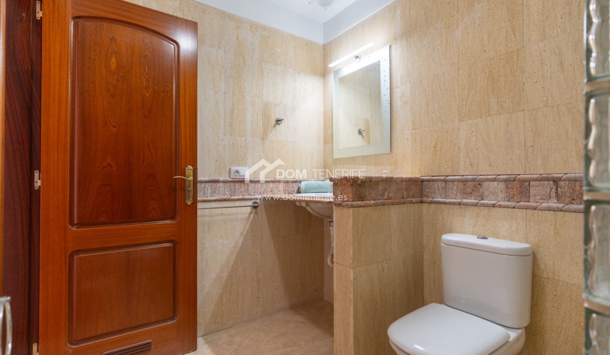 Wiederverkauf - Stadthaus -
Adeje - El Duque