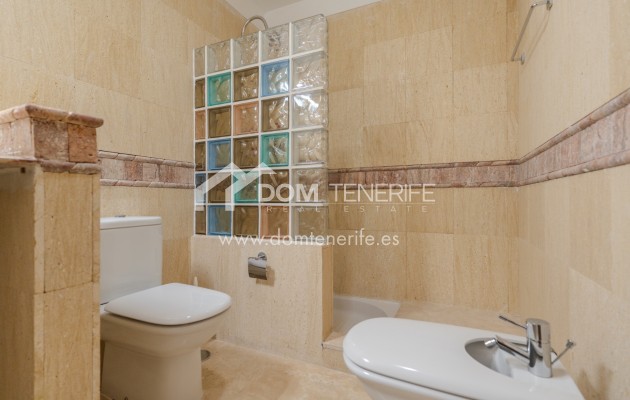 Wiederverkauf - Stadthaus -
Adeje - El Duque