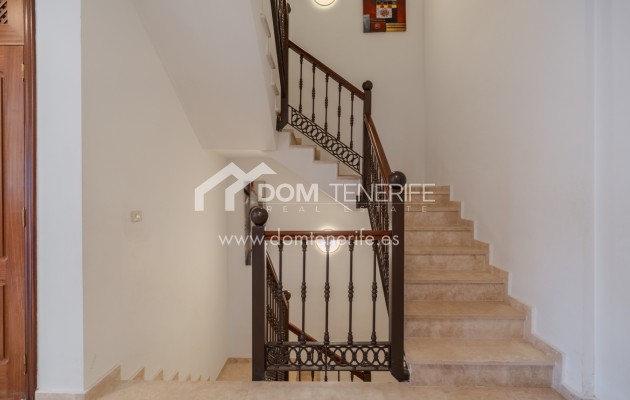 Wiederverkauf - Stadthaus -
Adeje - El Duque