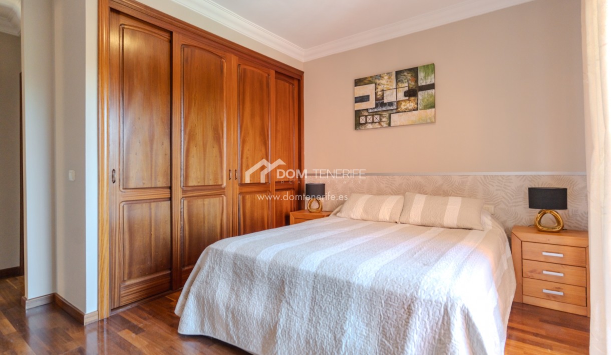 Wiederverkauf - Stadthaus -
Adeje - El Duque