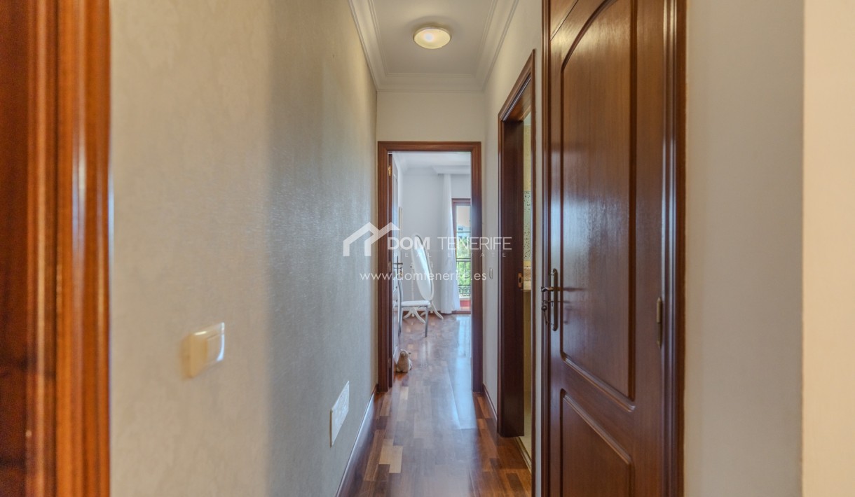 Wiederverkauf - Stadthaus -
Adeje - El Duque