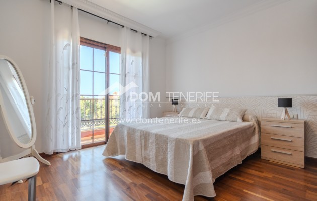 Wiederverkauf - Stadthaus -
Adeje - El Duque