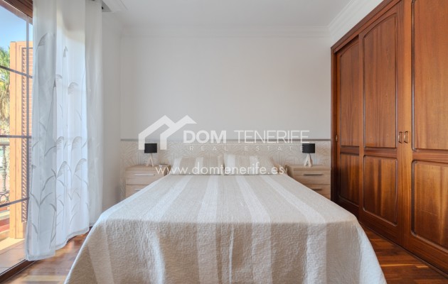 Wiederverkauf - Stadthaus -
Adeje - El Duque