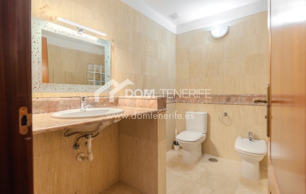 Wiederverkauf - Stadthaus -
Adeje - El Duque