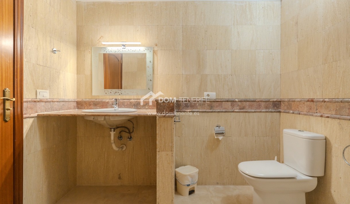 Wiederverkauf - Stadthaus -
Adeje - El Duque