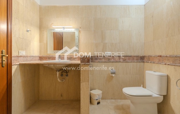 Wiederverkauf - Stadthaus -
Adeje - El Duque