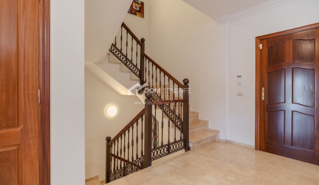 Wiederverkauf - Stadthaus -
Adeje - El Duque