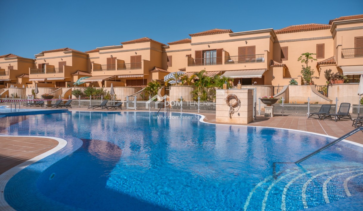 Wiederverkauf - Stadthaus -
Adeje - El Duque