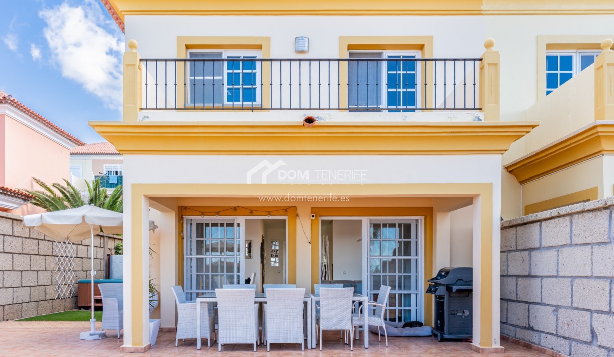 Sale - Townhouse -
Adeje - El Madroñal