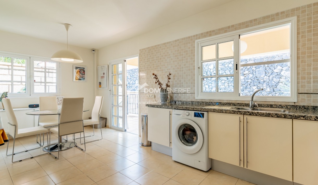 Sale - Townhouse -
Adeje - El Madroñal